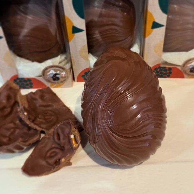 Œuf fourré praliné et bretzels 